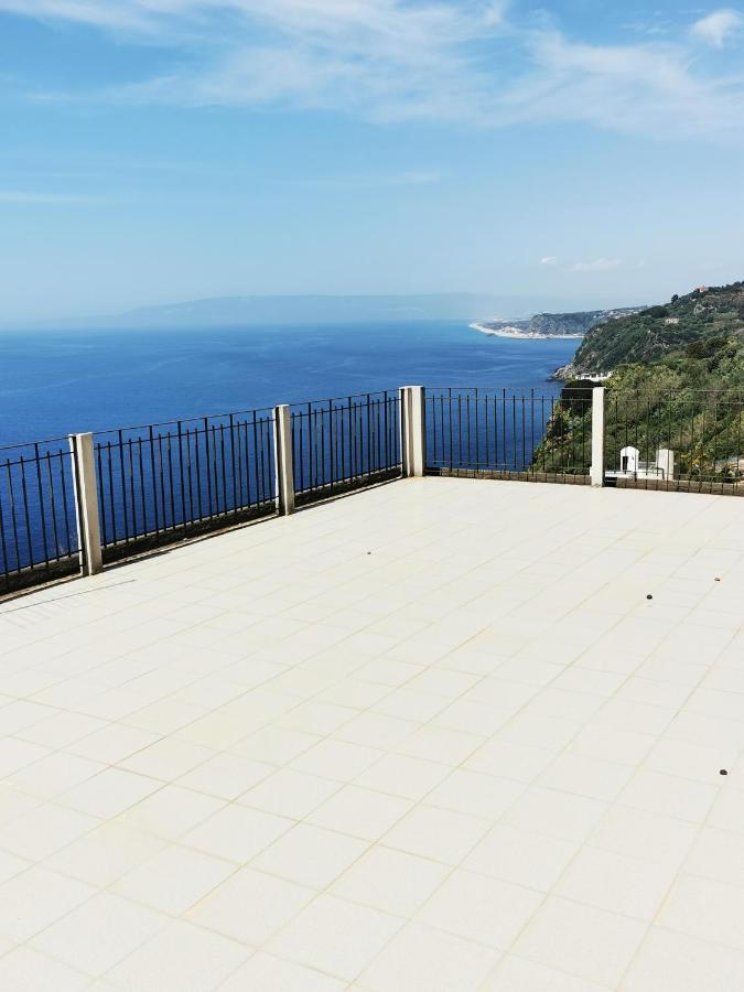 La Terrazza Di Rovaglioso Apartment Palmi Exterior foto